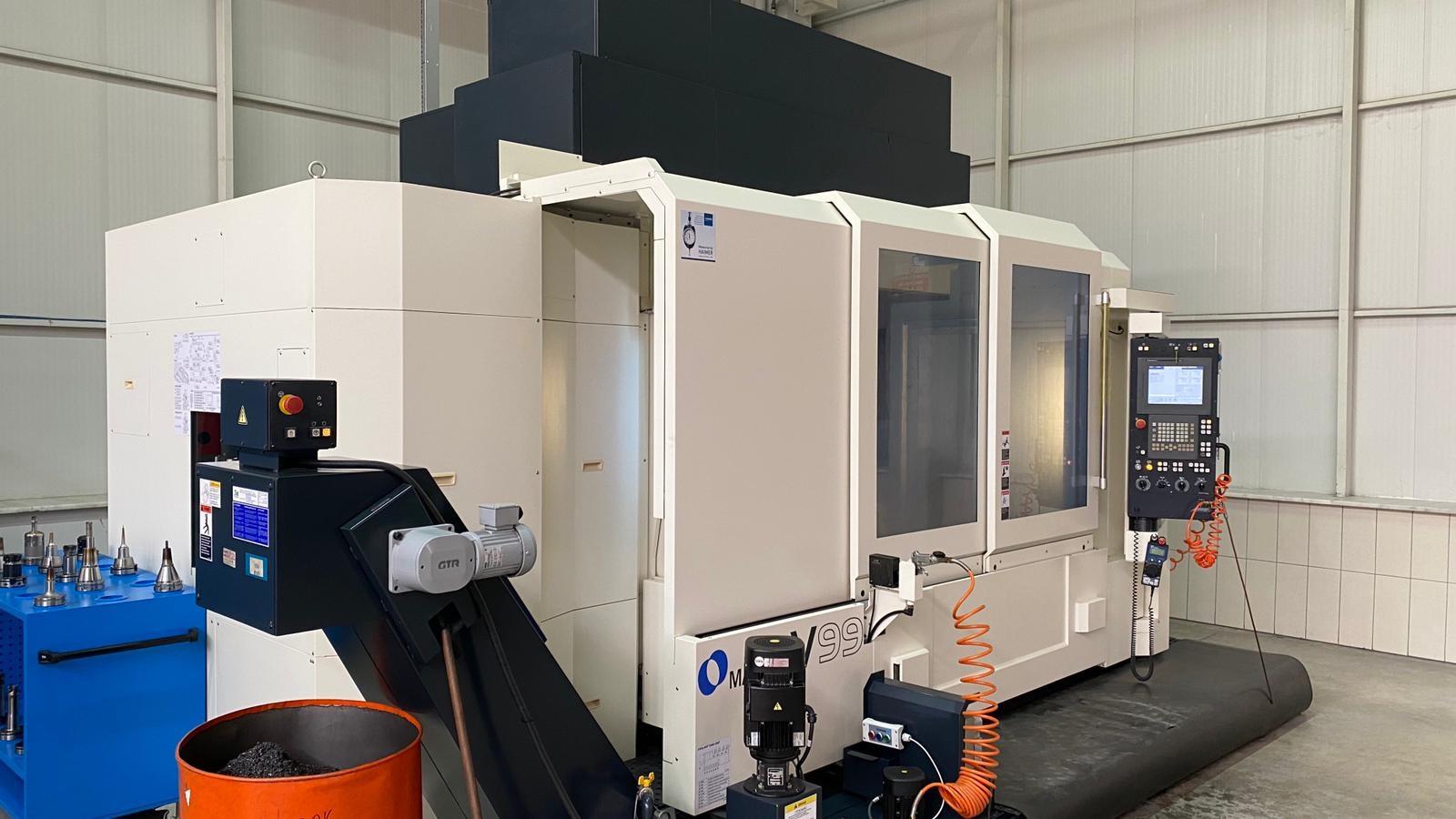 Makino V99 Pro 5 Machining center - vertical