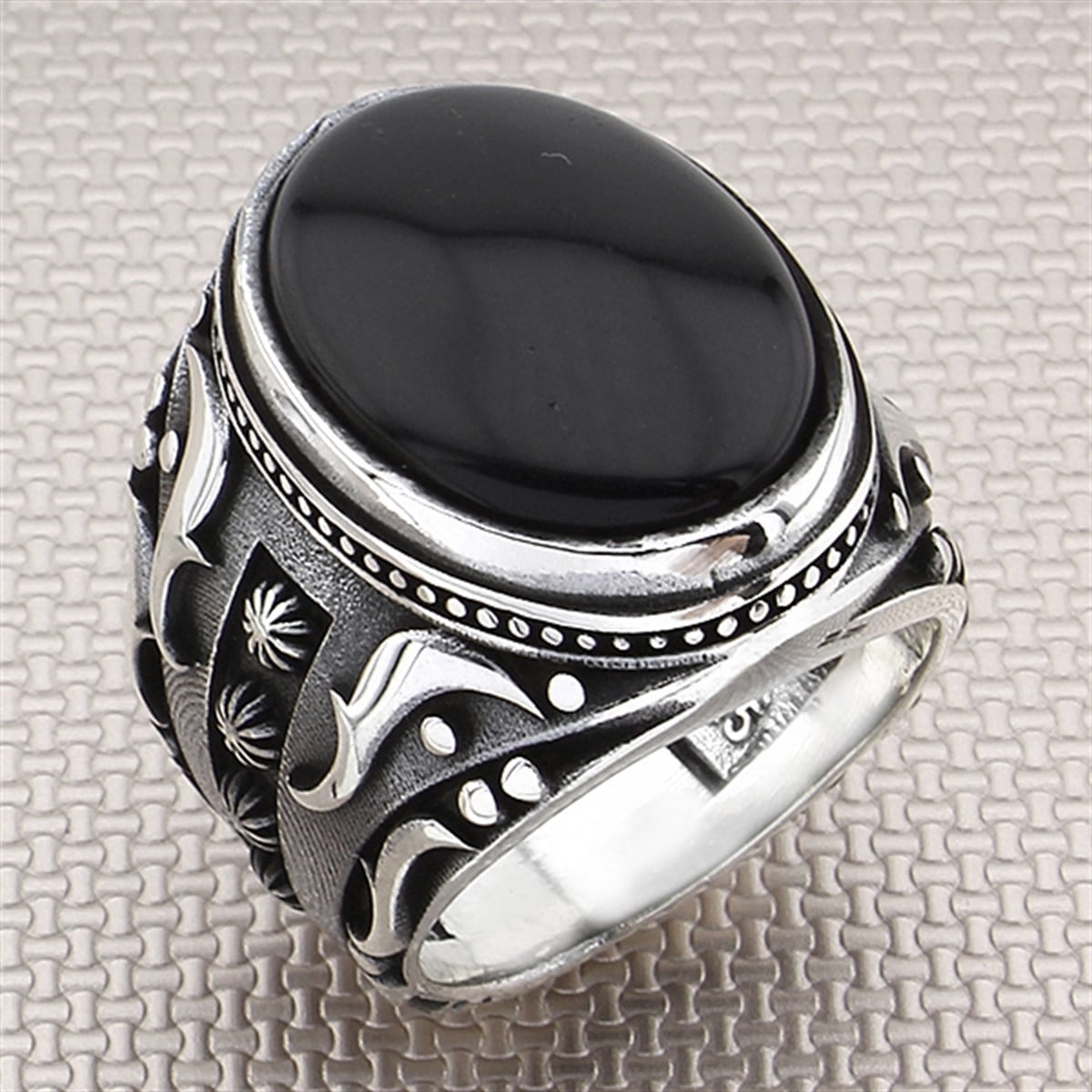 Gotik Motifli Oval Taşlı Toptan Gümüş Erkek Yüzük