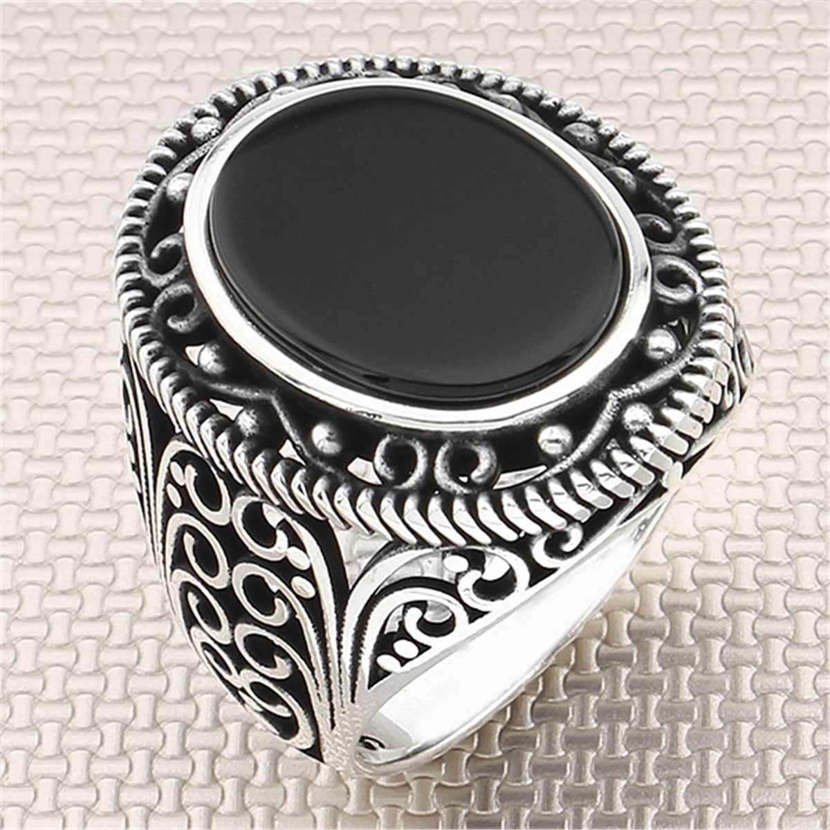 Gotik Desenli Oval Taşlı Toptan Gümüş Erkek Yüzük