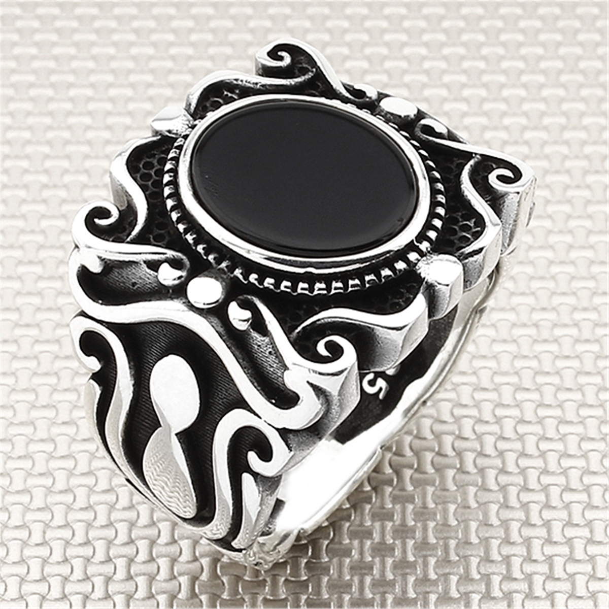Gotik Tasarım Oval Taşlı Toptan Gümüş Erkek Yüzük