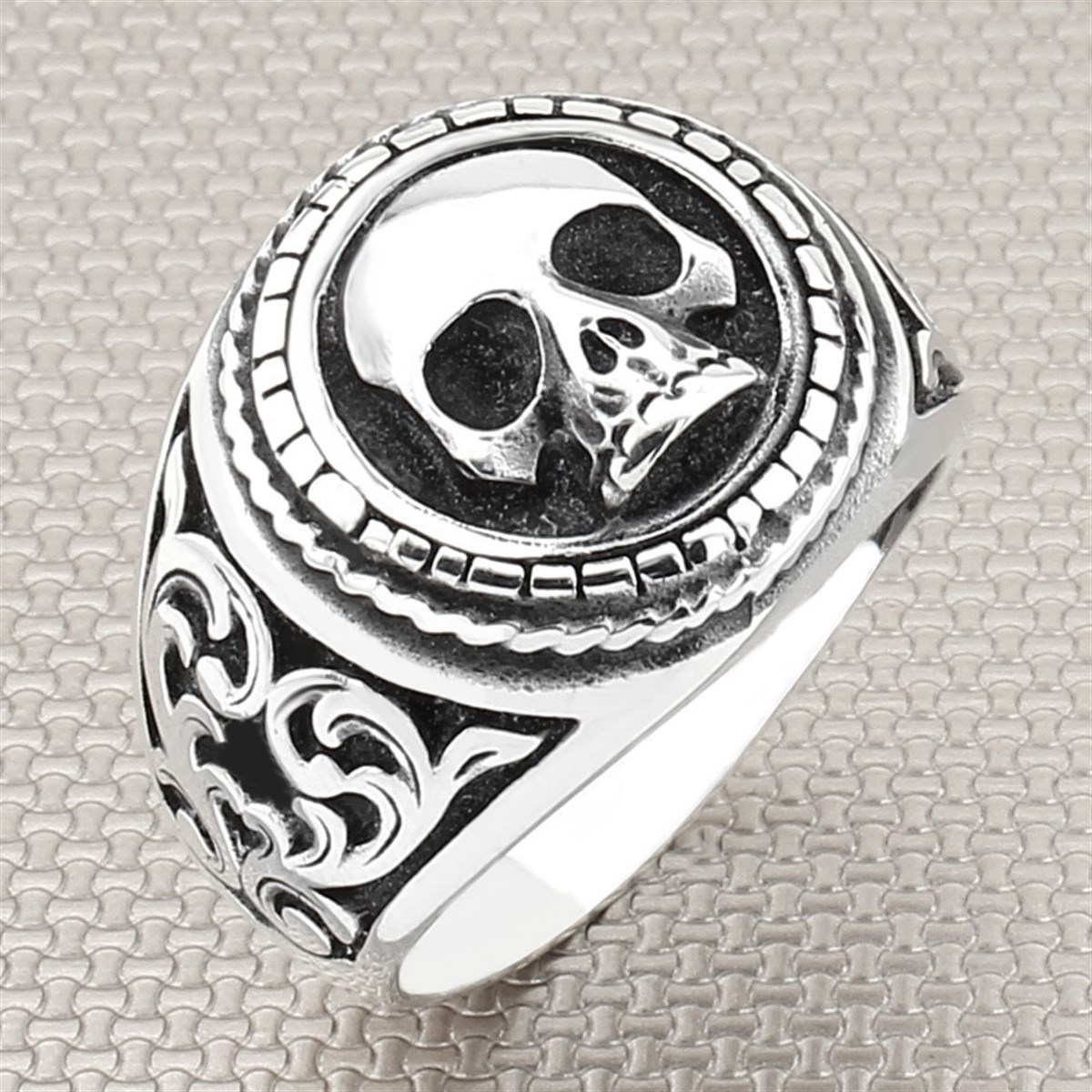 Kuru Kafa Figürlü Toptan Gümüş Erkek Yüzük