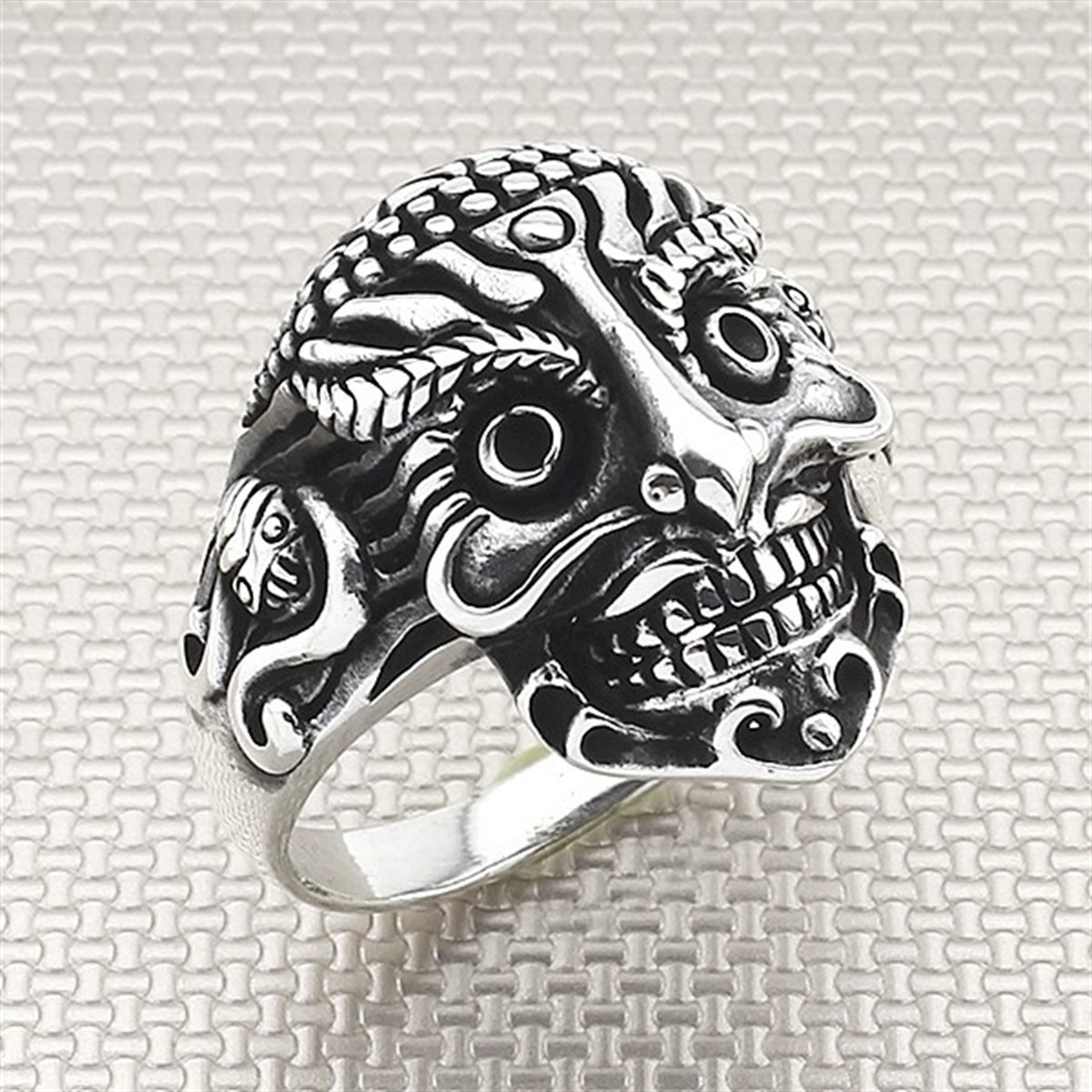 Motorcu Afirka Kurukafa Toptan Gümüş Erkek Yüzük