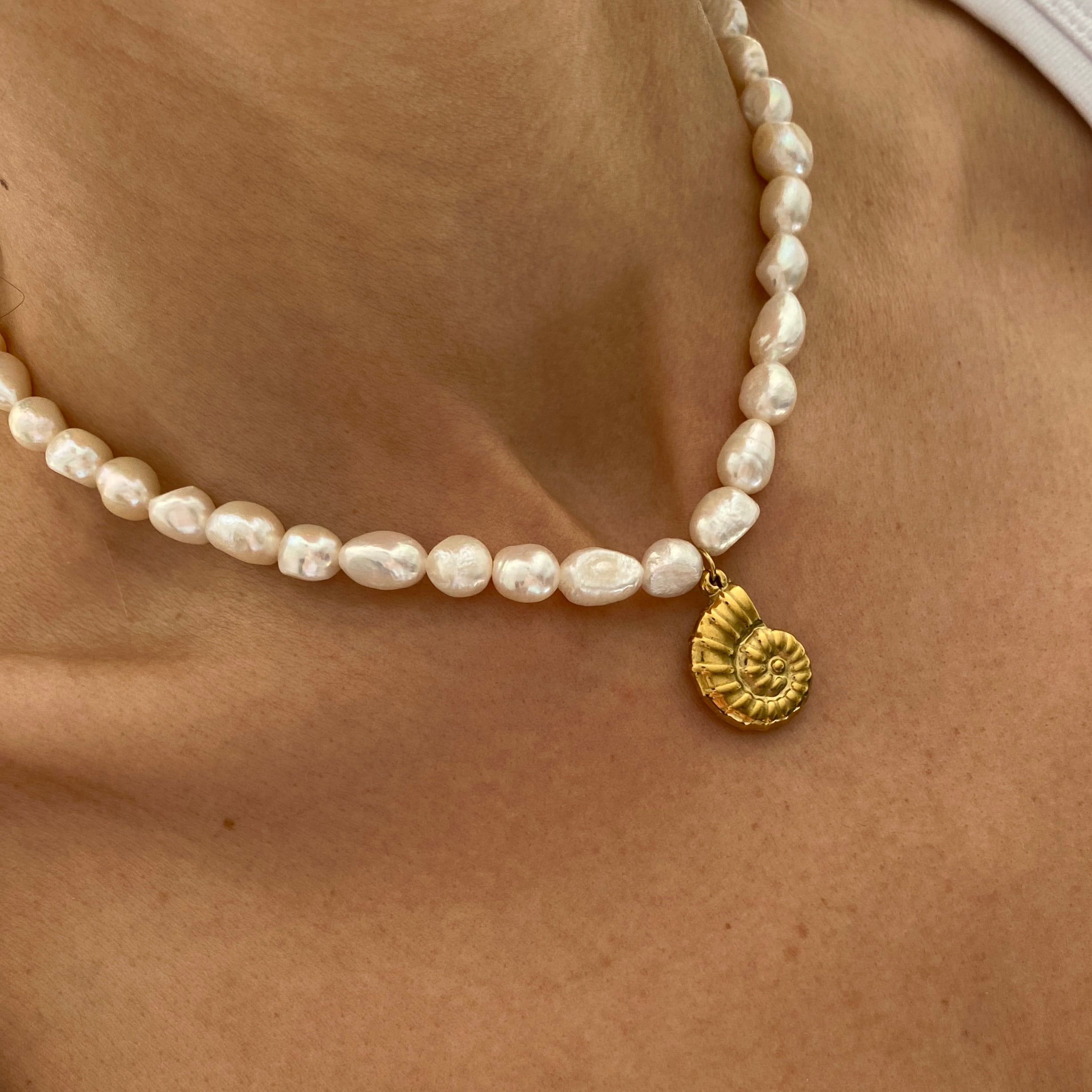 Sea Breeze Shell Kolye