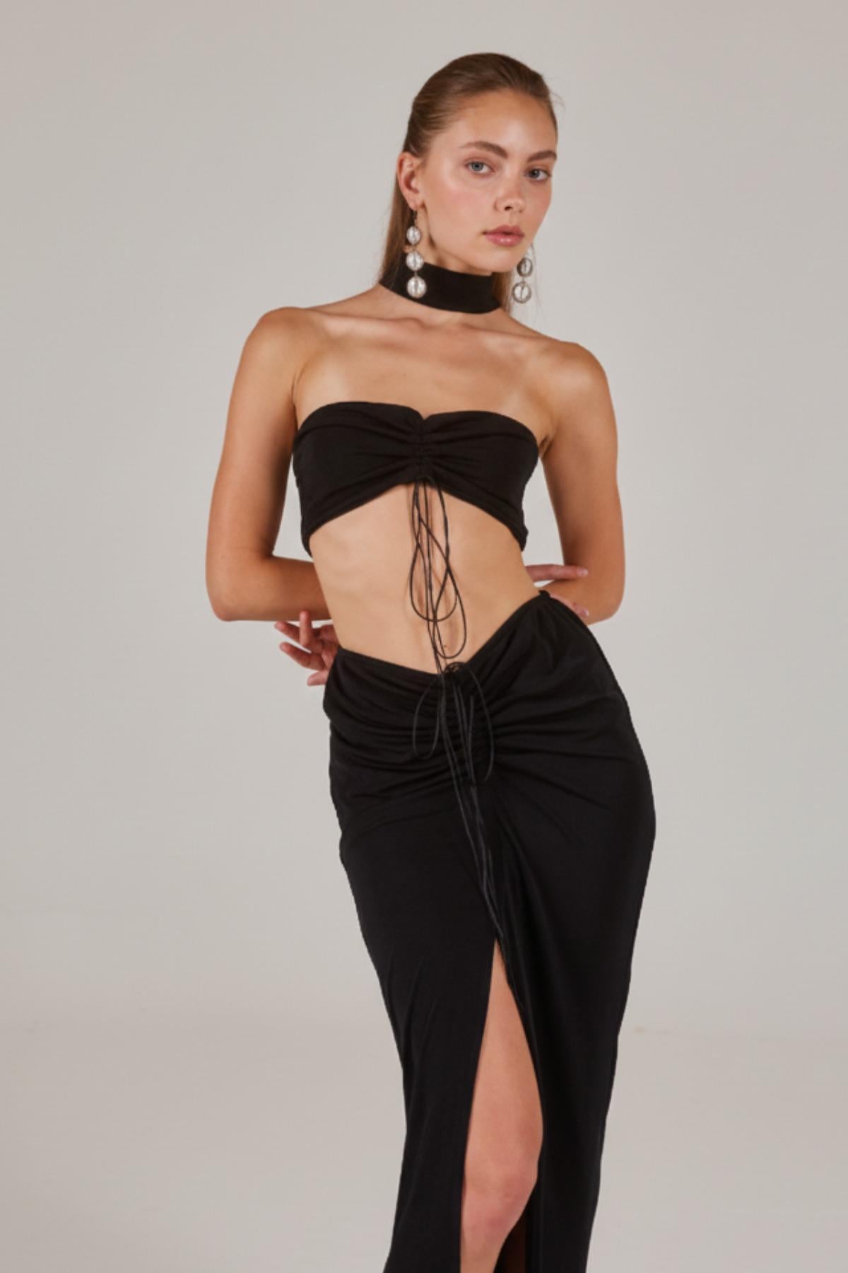 Buzzy Kumaş Boyun Detaylı Büzgülü Hestia Bluz Siyah