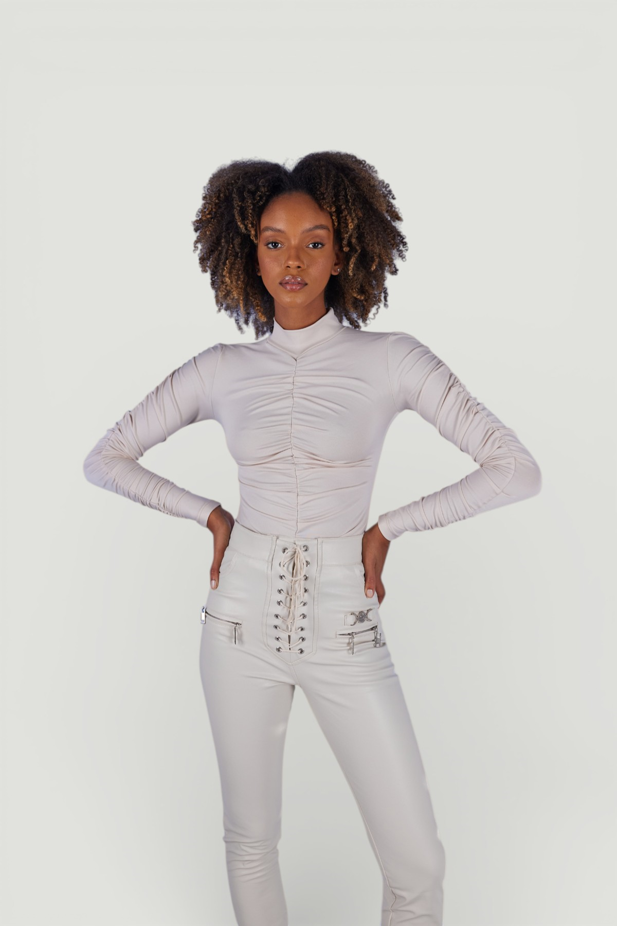 Drape Detaylı Yarım Balıkçı Draped Bluz Ekru