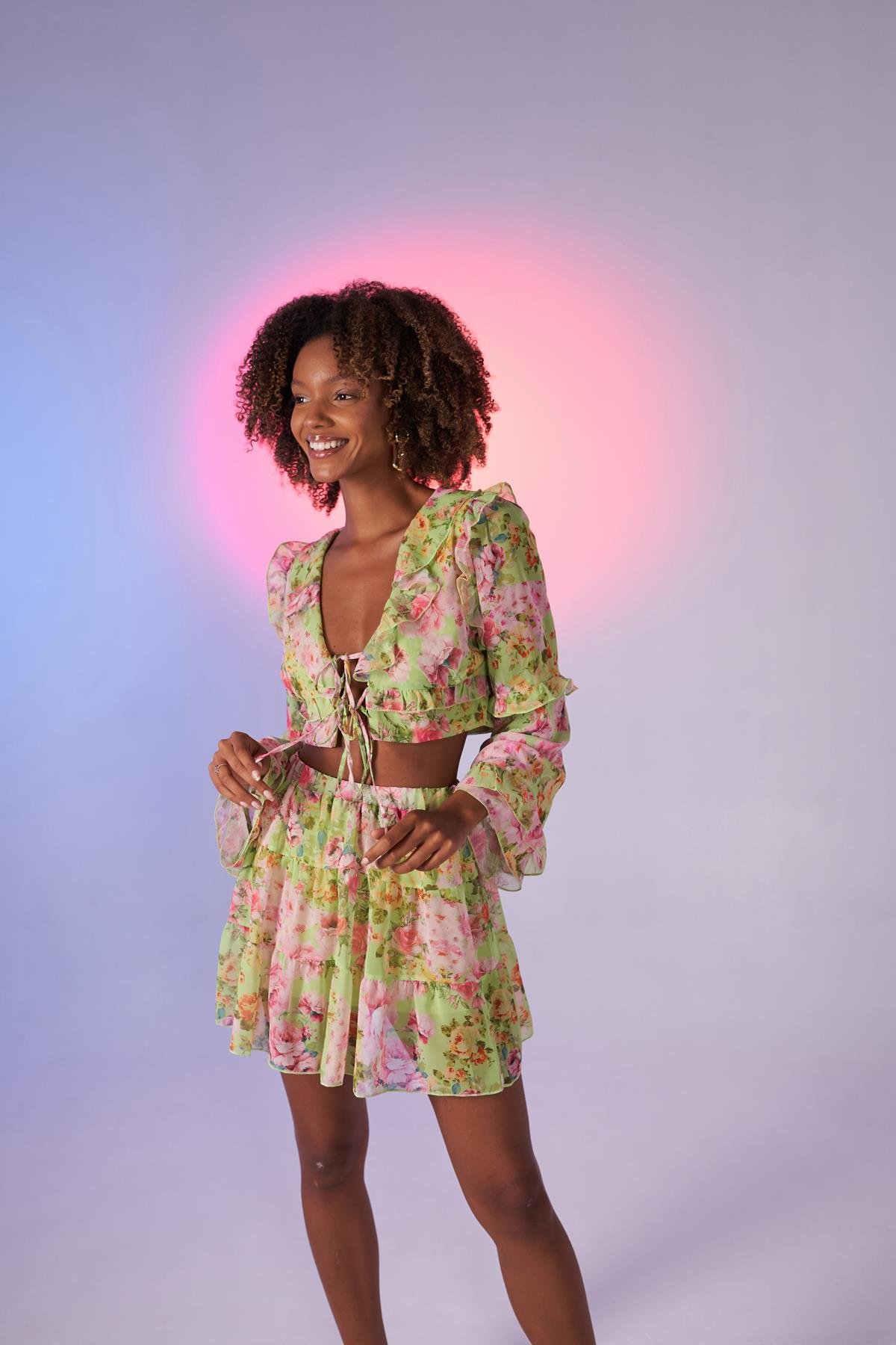 Çiçek Desenli Crop Model Bağlamalı Dekolteli Flora Gömlek Yeşil