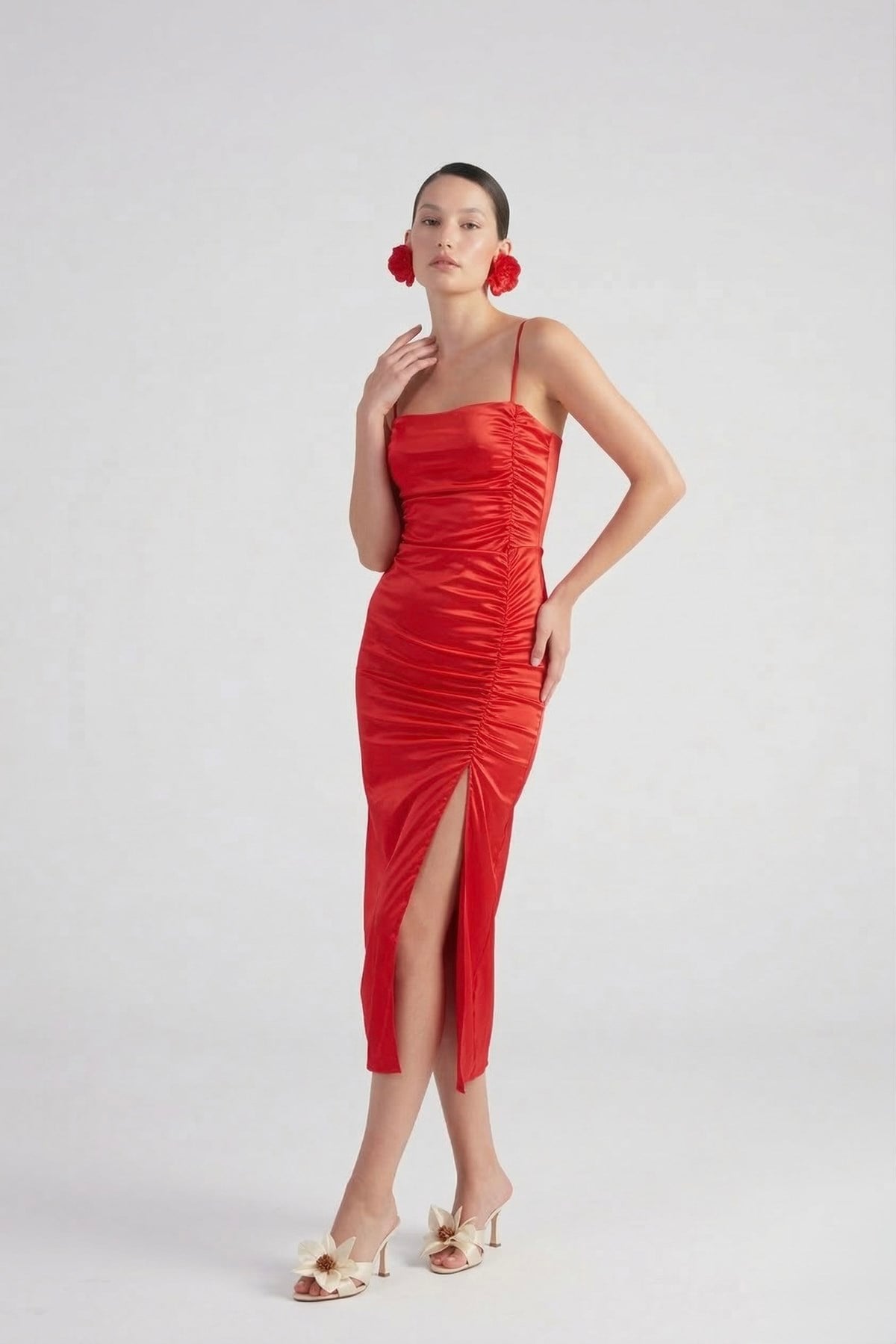 Yırtmaçlı Astarlı Saten Dipsy Elbise Kırmızı