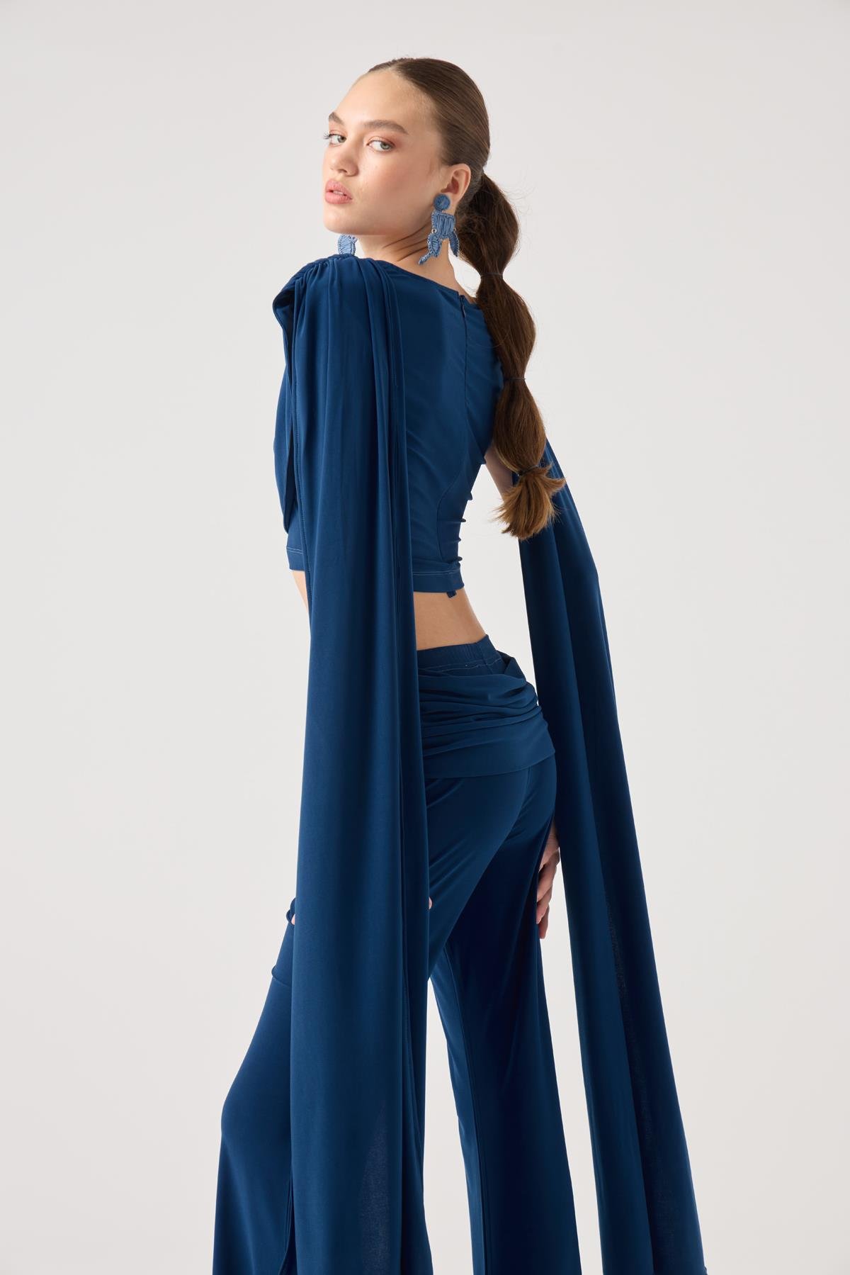 Şal Detaylı Bluz ve İspanyol Pantolonlu Finley Takım Mavi