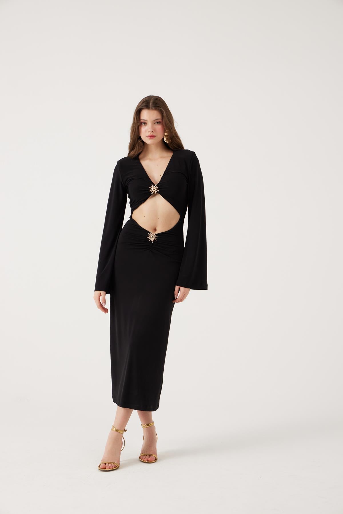 V Yaka Aksesuarlı Uzun Sunlit Elbise Siyah