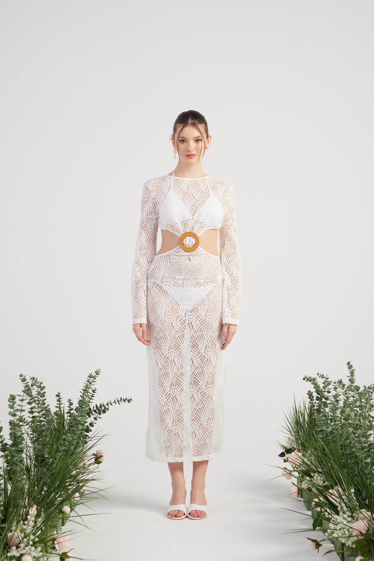 Dantelli Sırtı Açık Çift Yırtmaçlı Uzun Adeline Elbise Beyaz