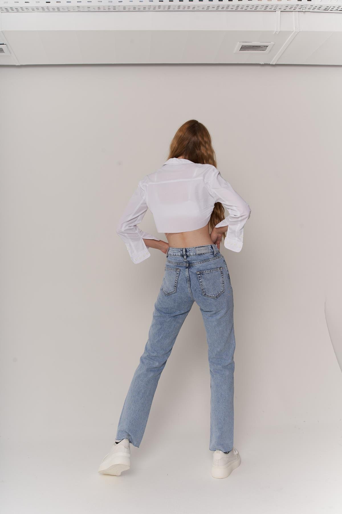 Kadın Beyaz Uzun Kol Düğmeli Crop Plank Gömlek