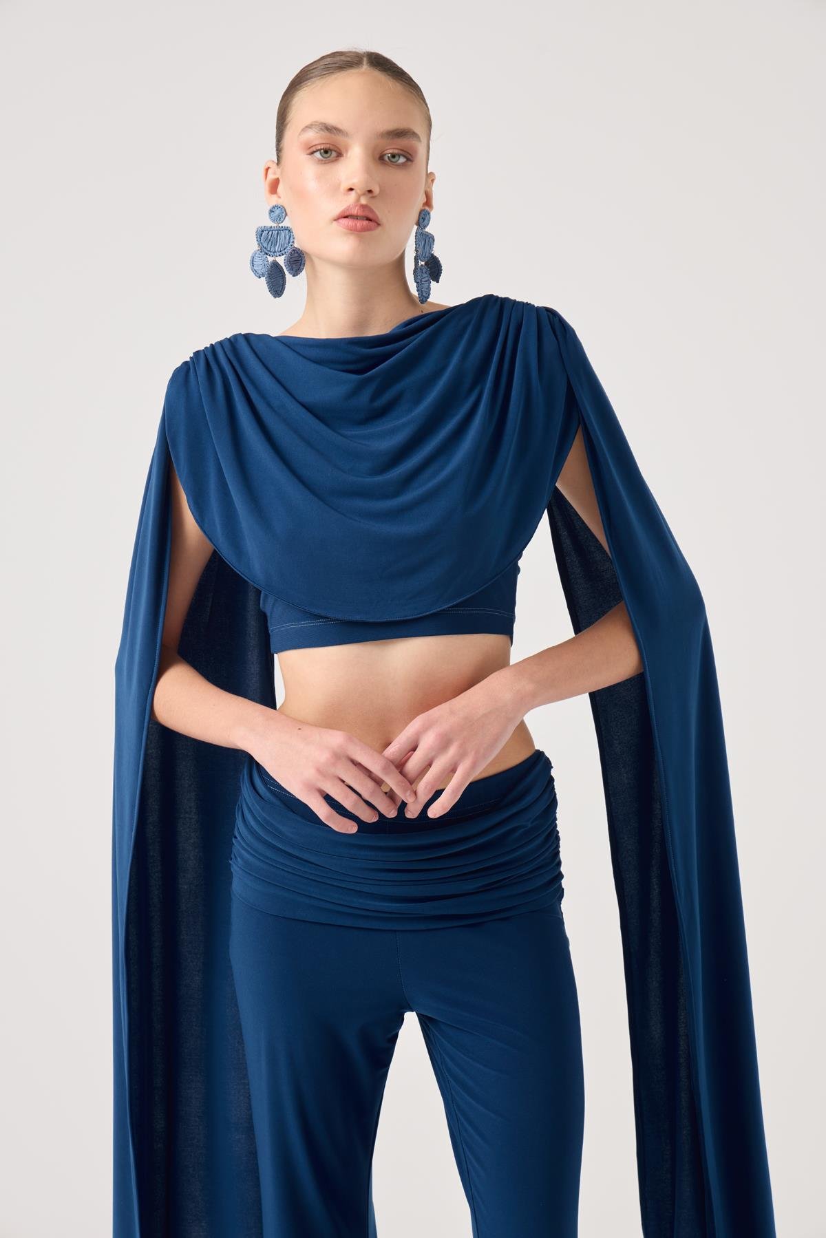 Şal Detaylı Bluz ve İspanyol Pantolonlu Finley Takım Mavi