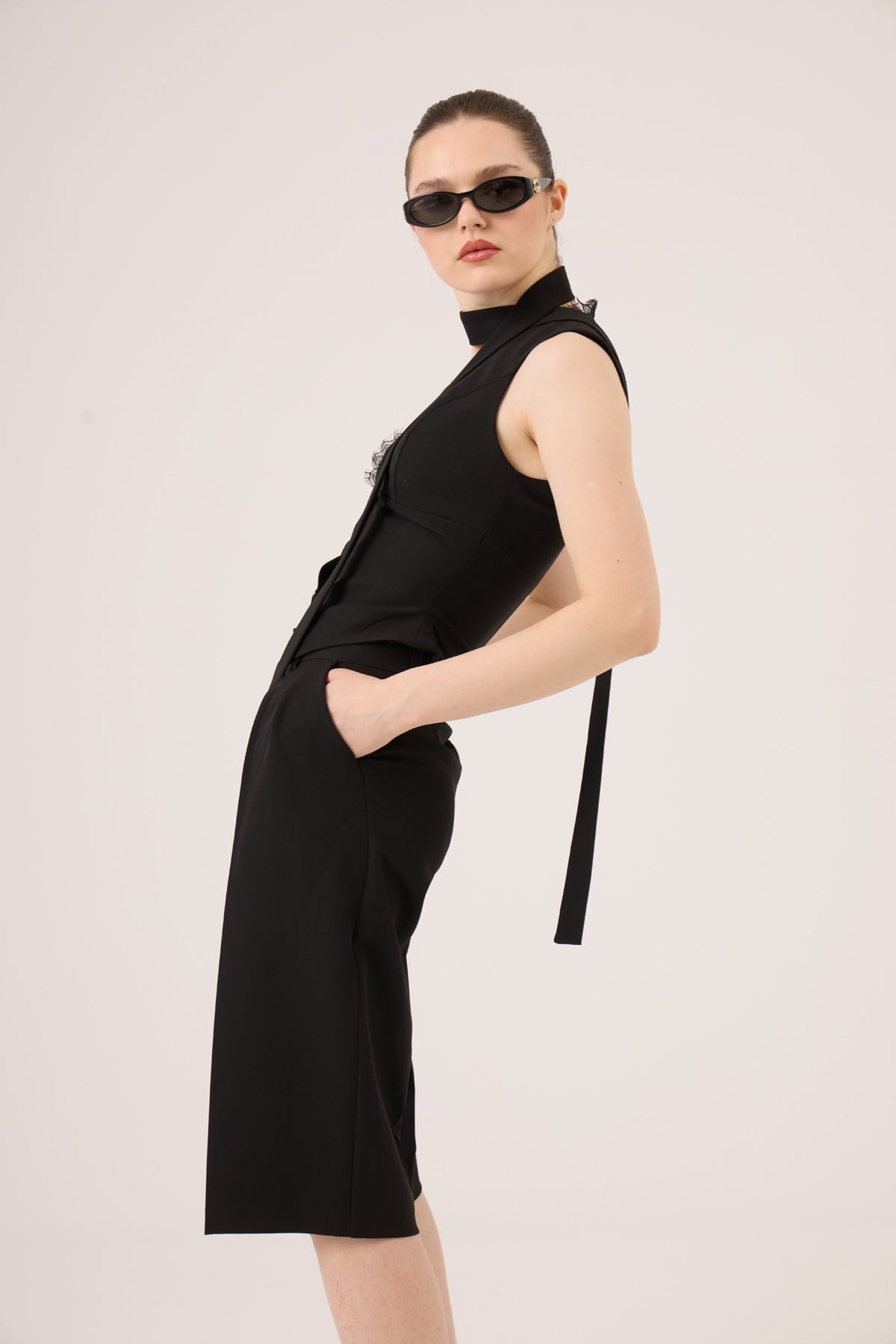 High Waist Single Pleat Nina Bermuda Pants Black