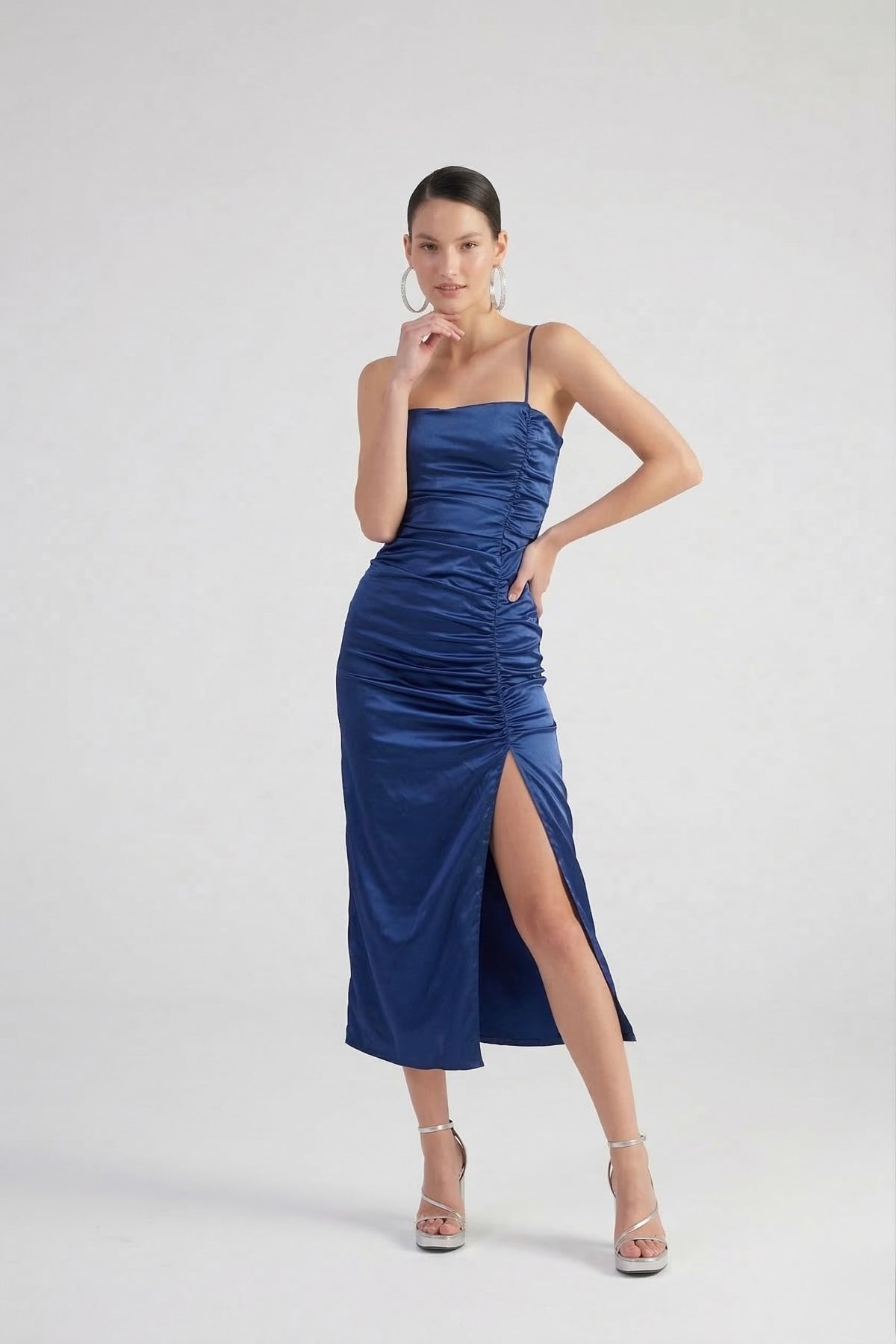 Yırtmaçlı Astarlı Saten Dipsy Elbise Mavi