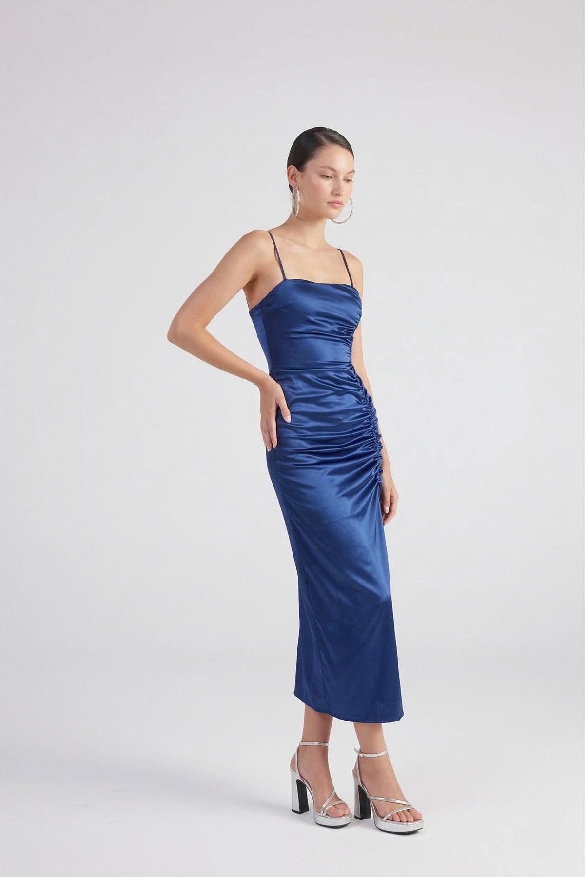 Yırtmaçlı Astarlı Saten Dipsy Elbise Mavi