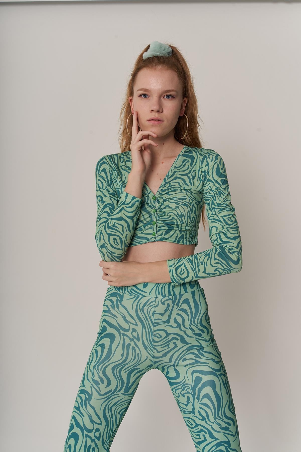 Crop Model Esnek uzun Kol Volera Bluz Yeşil