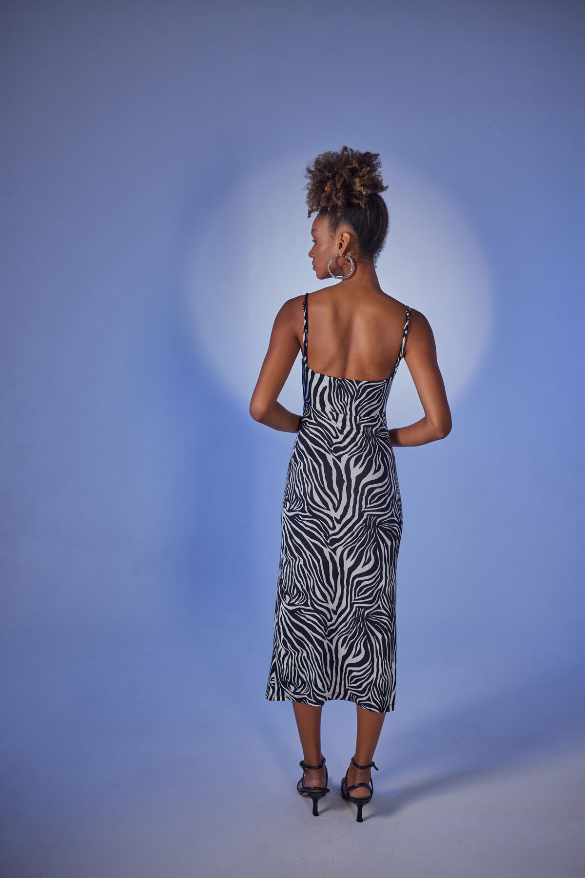 Yırtmaçlı Desenli Lotus Elbise Siyah