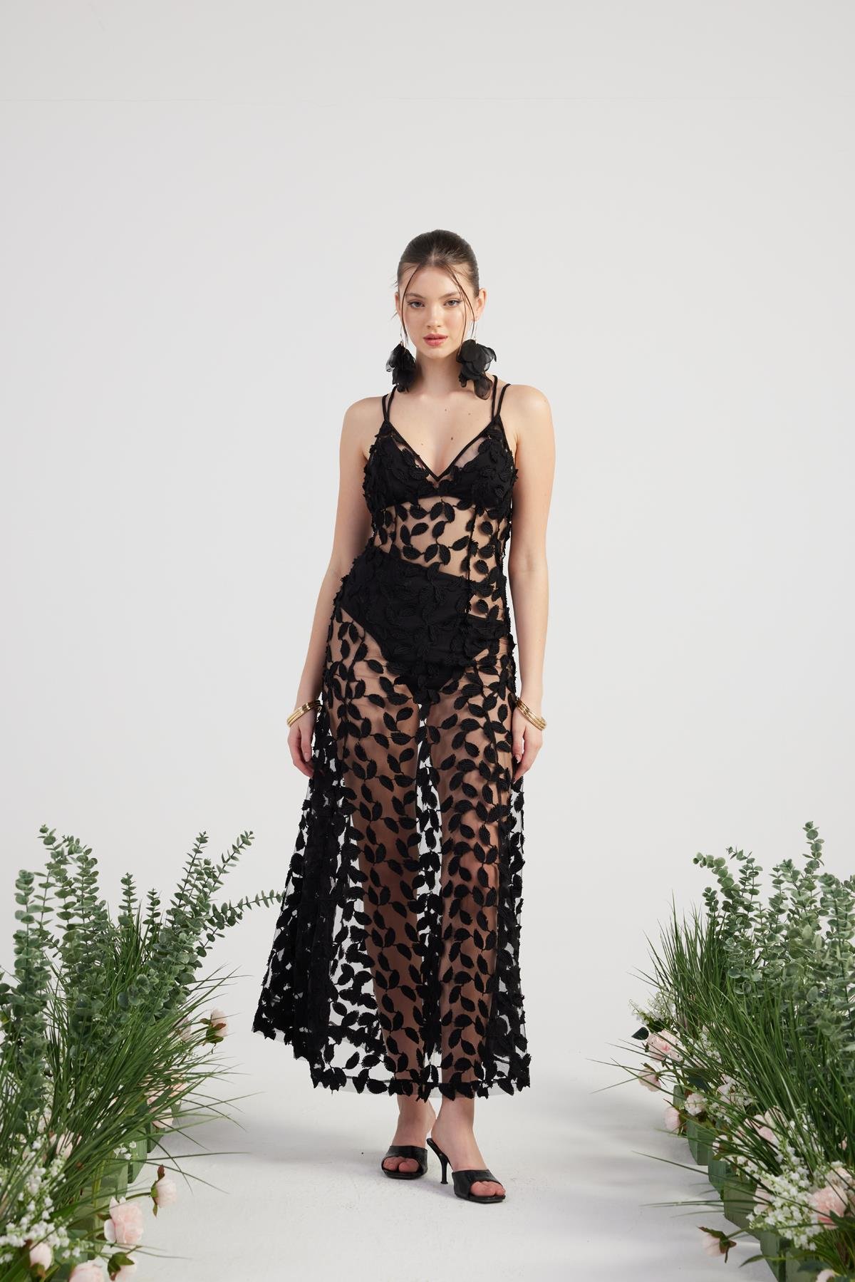 Özel Yapım Yaprak Kumaşlı Uzun Beatriz Elbise Siyah