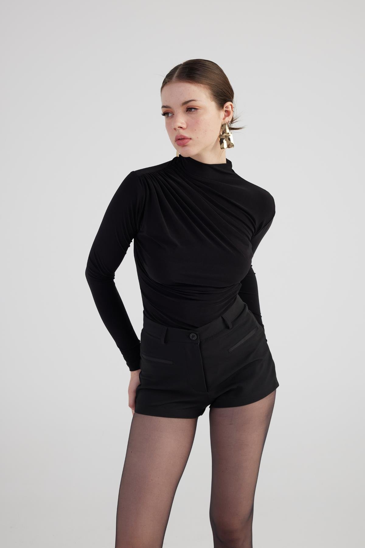 Drape Detaylı Balıkçı Yaka Fables Bluz Siyah