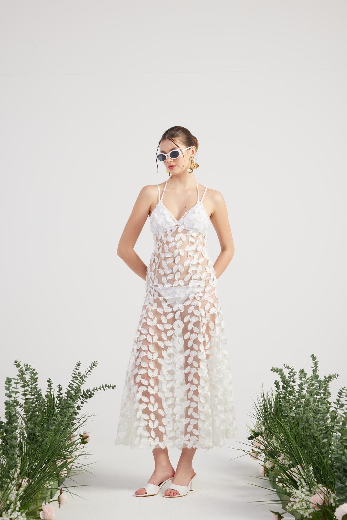 Özel Yapım Yaprak Kumaşlı Uzun Beatriz Elbise Beyaz