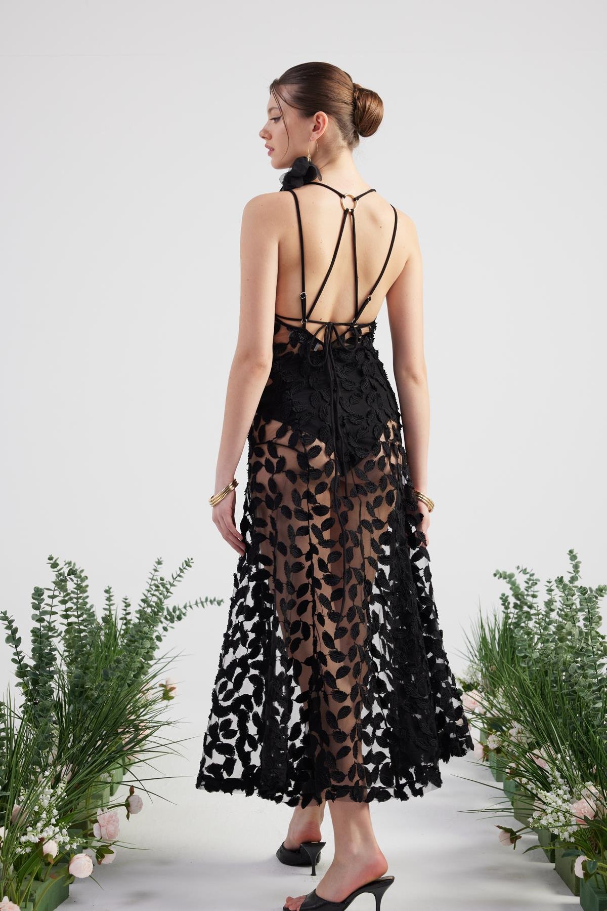 Özel Yapım Yaprak Kumaşlı Uzun Beatriz Elbise Siyah