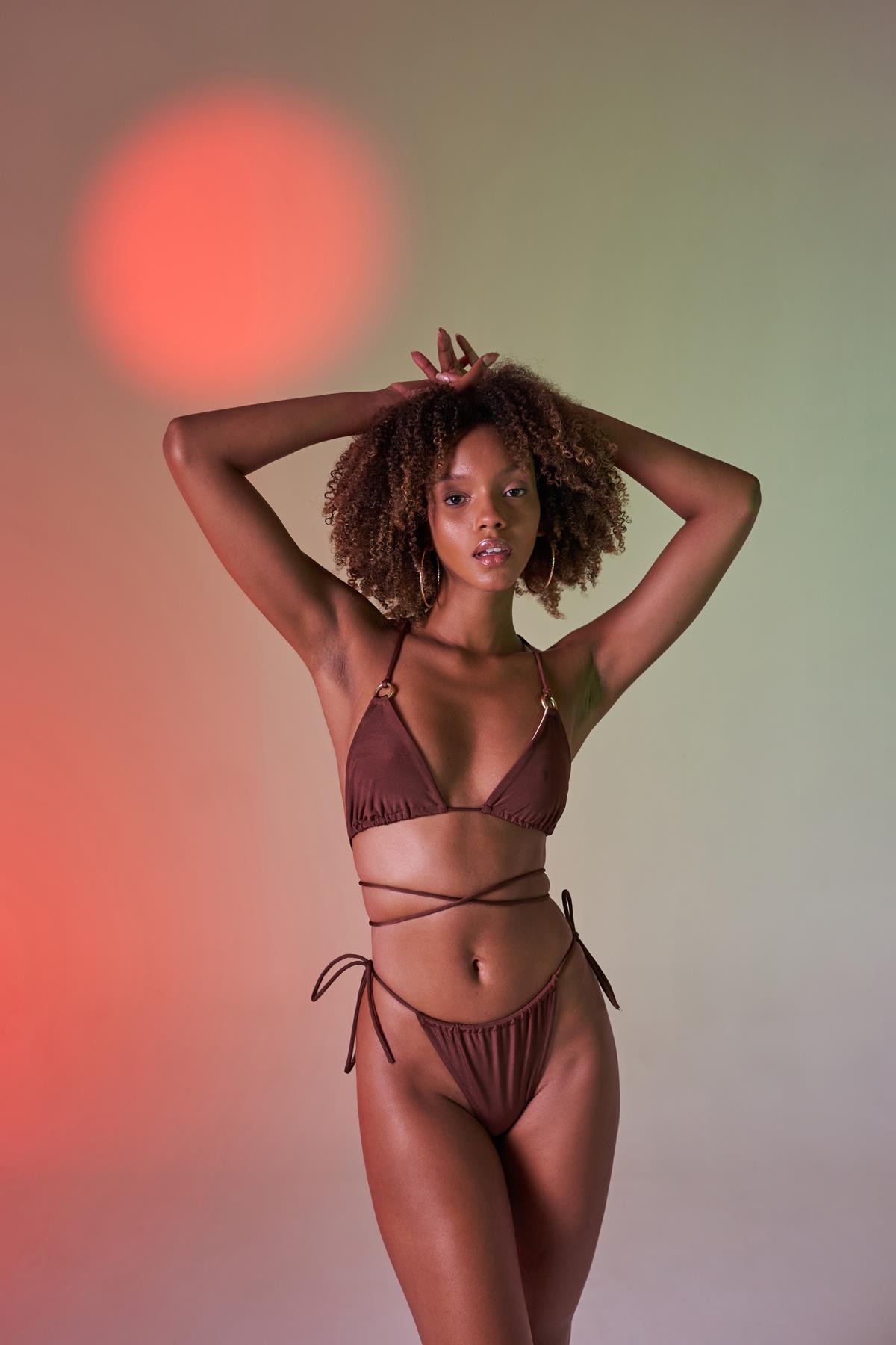 Üçgen Bağcıklı Ayarlanabilir Delphi Bikini Üstü Kahverengi