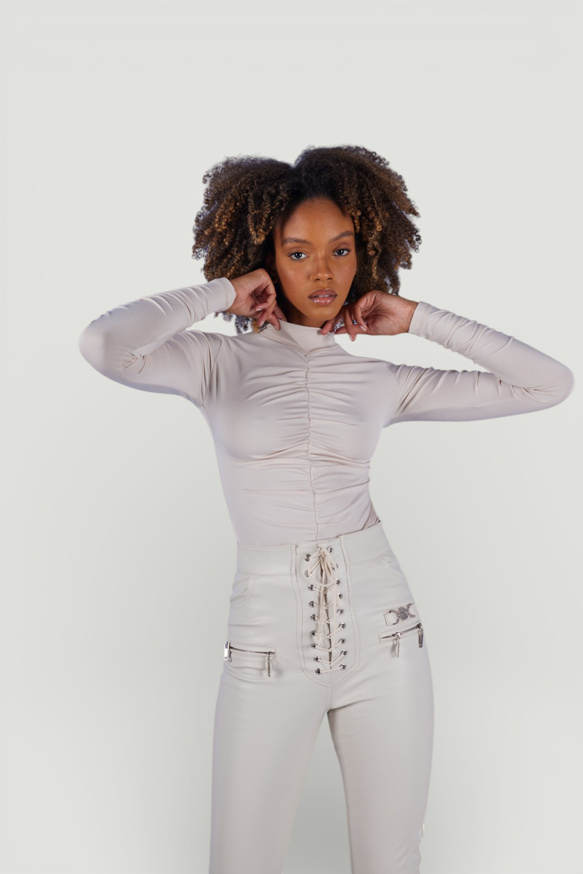 Drape Detaylı Yarım Balıkçı Draped Bluz Ekru