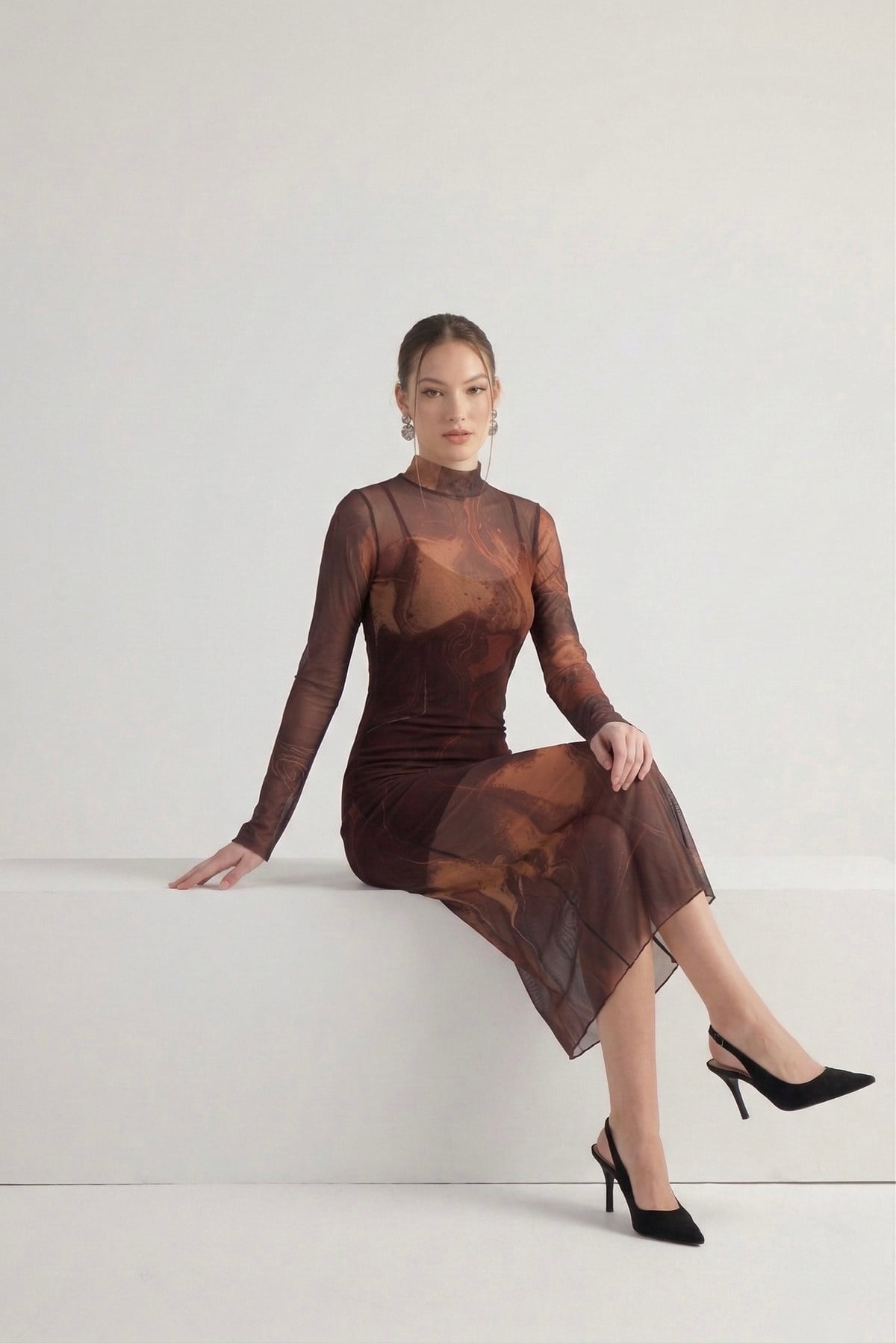 Astarlı Yarım Balıkçı Tül Kamille Elbise Kahverengi