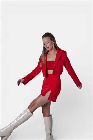 Vatkalı Atlas Kumaş Crop Model Panky Ceket Kırmızı