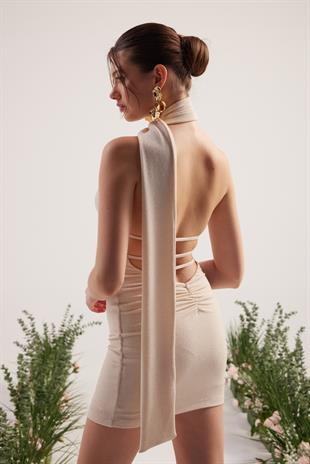 Şal Yaka Sırt Dekolteli Simli Mini Bella Elbise Bej