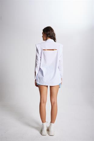 Arkası Pencere Detaylı Vatkalı Oversize Erni Gömlek Beyaz