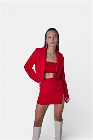 Vatkalı Atlas Kumaş Crop Model Panky Ceket Kırmızı