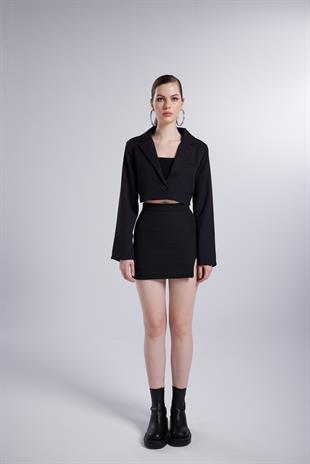 Vatkalı Atlas Kumaş Crop Model Panky Ceket Siyah