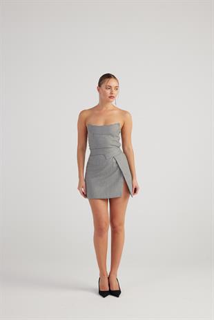 Yırtmaçlı Asimetrik Bel Simli Çizgili Eden Mini Etek Gri