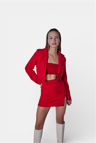 Vatkalı Atlas Kumaş Crop Model Panky Ceket Kırmızı