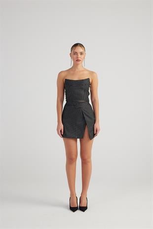 Yırtmaçlı Asimetrik Bel Simli Çizgili Eden Mini Etek Siyah