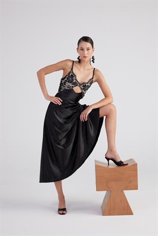 Dantel Detaylı Sırt Dekolteli Uzun Saten Thaliia Elbise Siyah