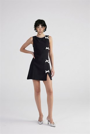 Kurdela Detaylı Yırtmaçlı Mini Nicola Elbise Siyah