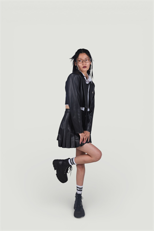 Fermuar Kapamalı Pileli Mini College Deri Etek Siyah