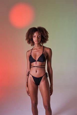 Üçgen Bağcıklı Ayarlanabilir Delphi Bikini Üstü Siyah