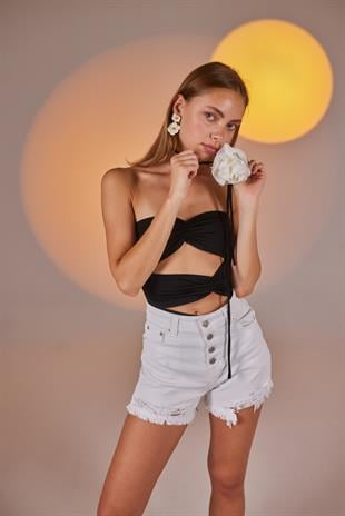 Yırtık Detaylı Likralı Distressed Jean Şort Beyaz