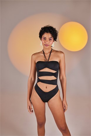 Çıkarılabilir Çiçek Detaylı Cutout Kesim Premium Swagger Mayo Siyah