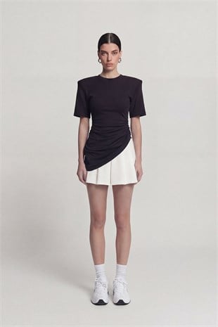 Büzgü Detaylı Vatkalı Demie Tshirt Siyah