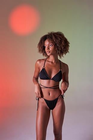 Üçgen Bağcıklı Ayarlanabilir Delphi Bikini Üstü Siyah