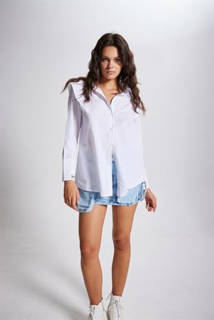 Arkası Pencere Detaylı Vatkalı Oversize Erni Gömlek Beyaz