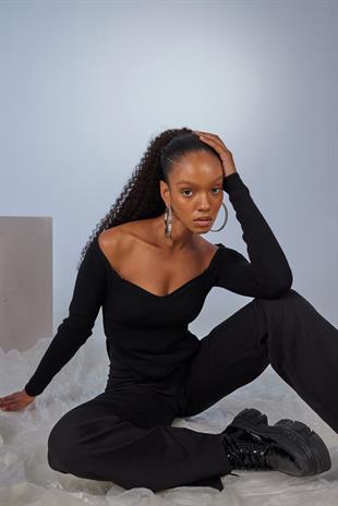 Uzun Kol Kalp Yaka Rolla Kazak Siyah