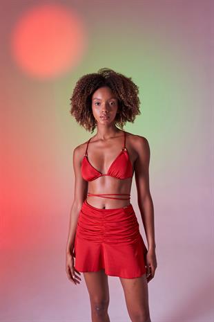 Yüksek Bel Büzgü Detaylı Mini Delphi Etek Kırmızı