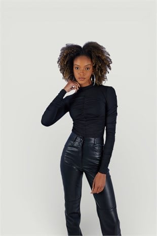 Drape Detaylı Yarım Balıkçı Draped Bluz Siyah