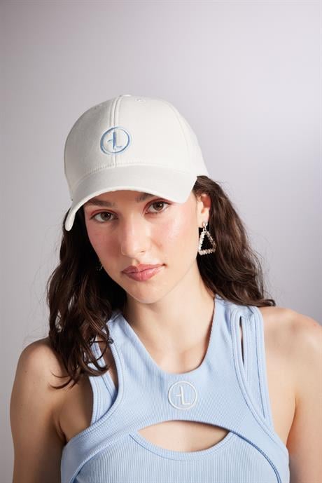Holly Cap Hat White