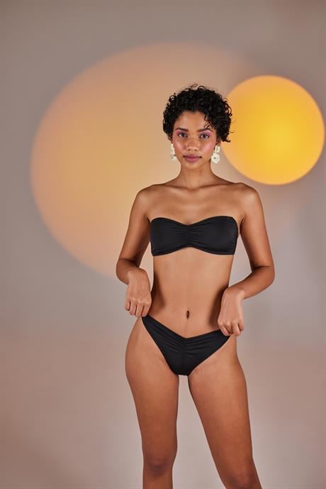 Sleek Bikini Üstü Siyah